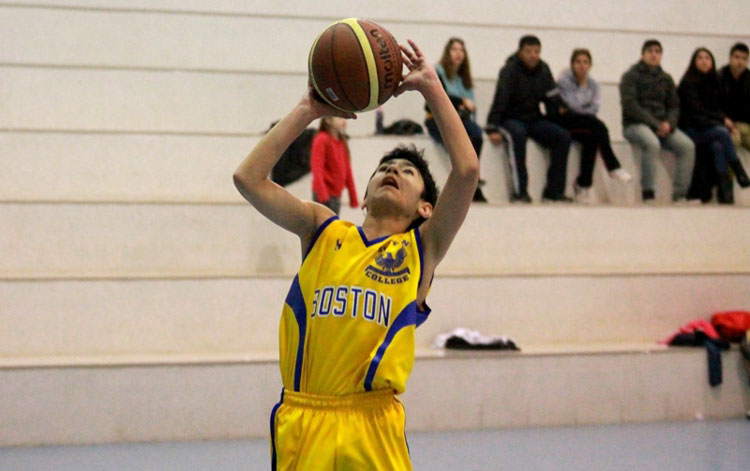 Boston College Huechuraba triunfa ante Santiago College