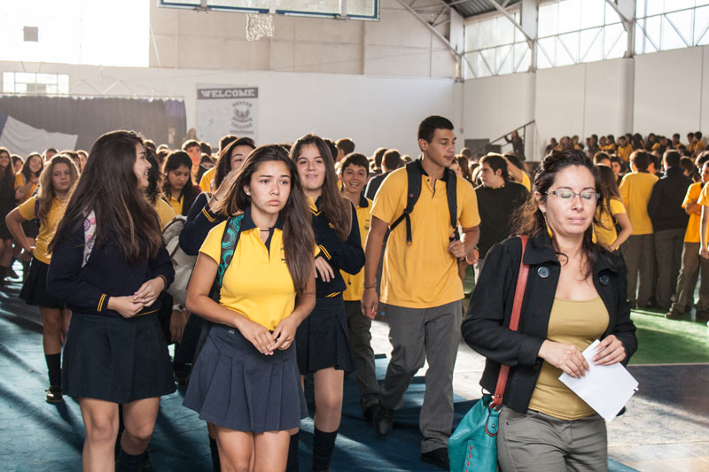 Primer día de clases y homenaje a 4tos medios