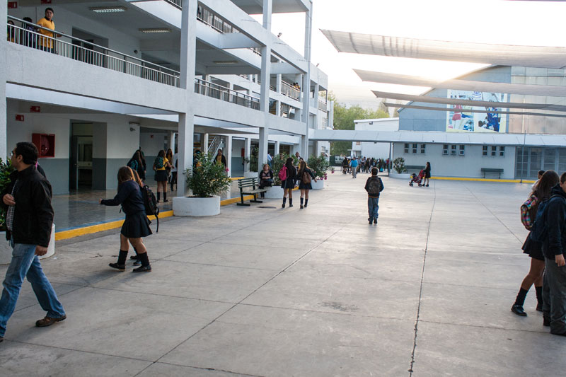 Primer día de clases y homenaje a 4tos medios