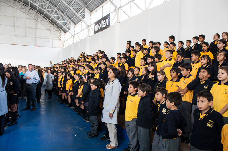 Primer día de clases y homenaje a 4tos medios