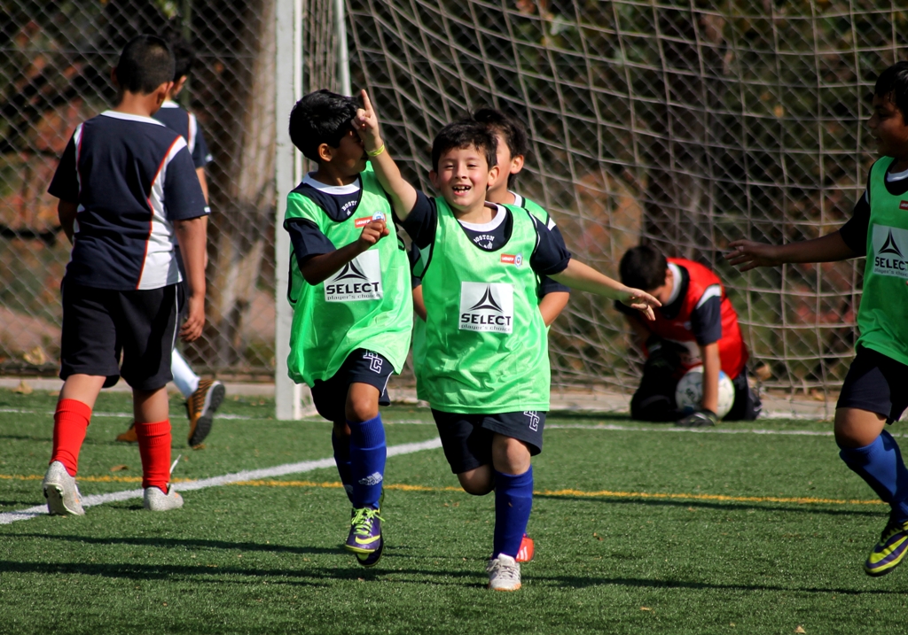 Alto Macul y Huechuraba participan en torneo de la ANFP 