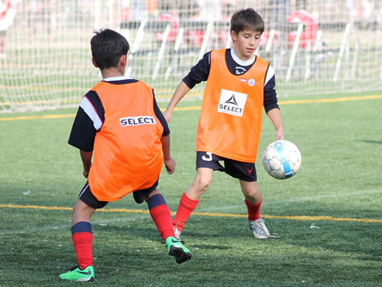 Alto Macul y Huechuraba participan en torneo de la ANFP 